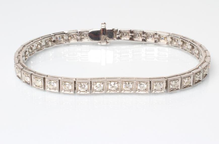 A MOISSANITE TENNIS BRACELET Image