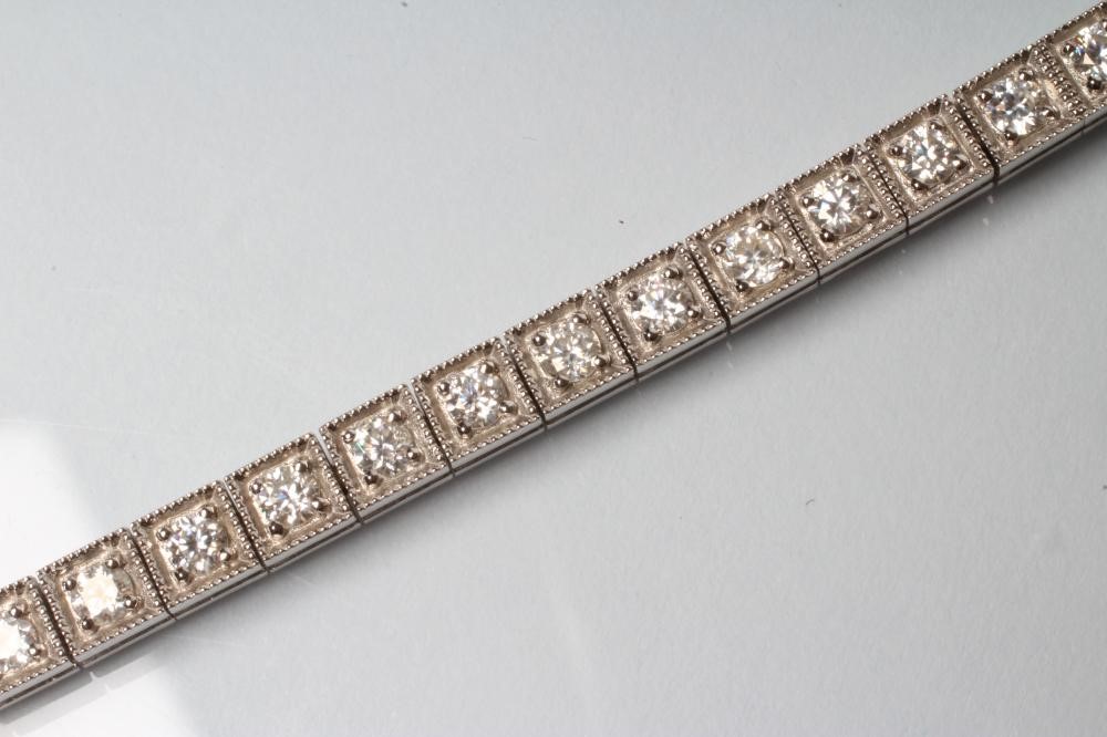 A MOISSANITE TENNIS BRACELET Image