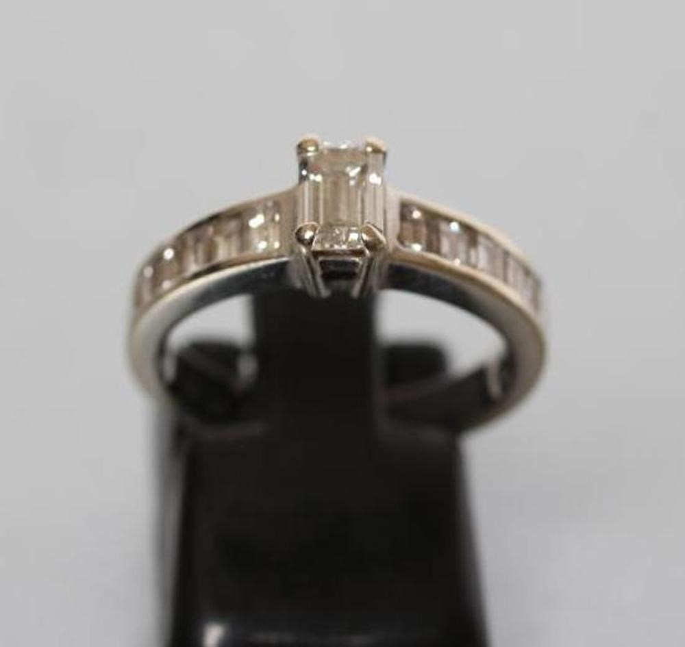 A DIAMOND RING Image