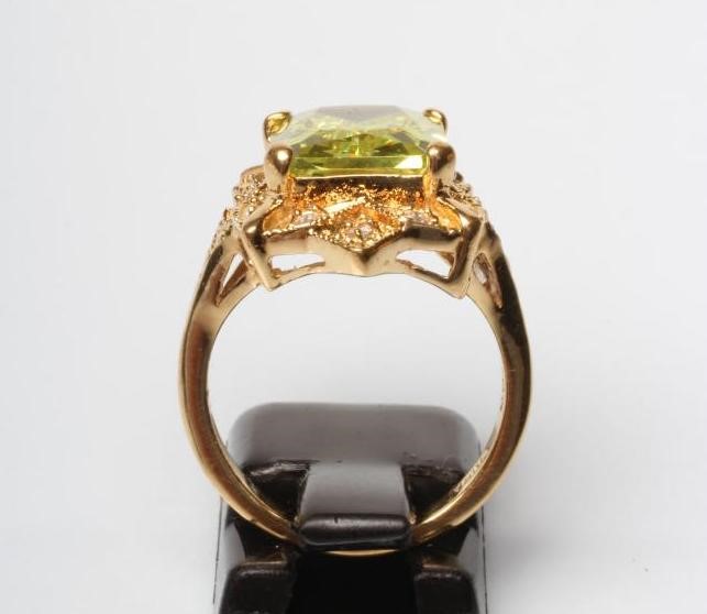 A COCKTAIL RING Image