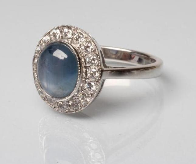 A SAPPHIRE AND DIAMOND DRESS RING Image