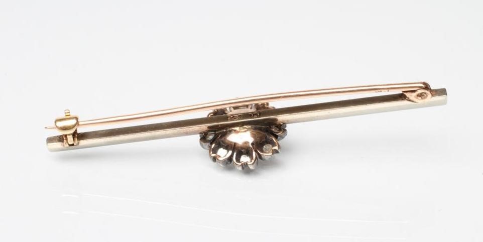 A PEARL AND DIAMOND BAR BROOCH Image