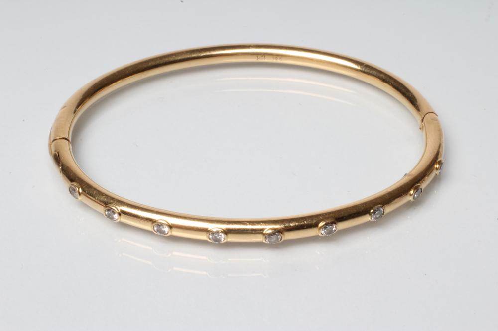 A STIFF HINGED BANGLE Image