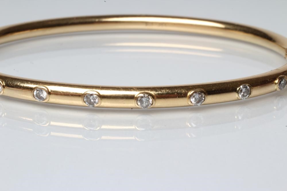 A STIFF HINGED BANGLE Image