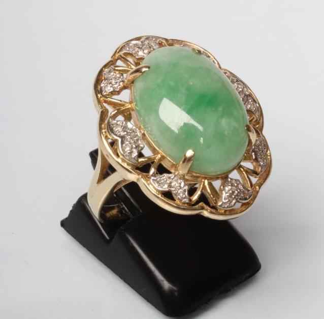 A COCKTAIL RING Image