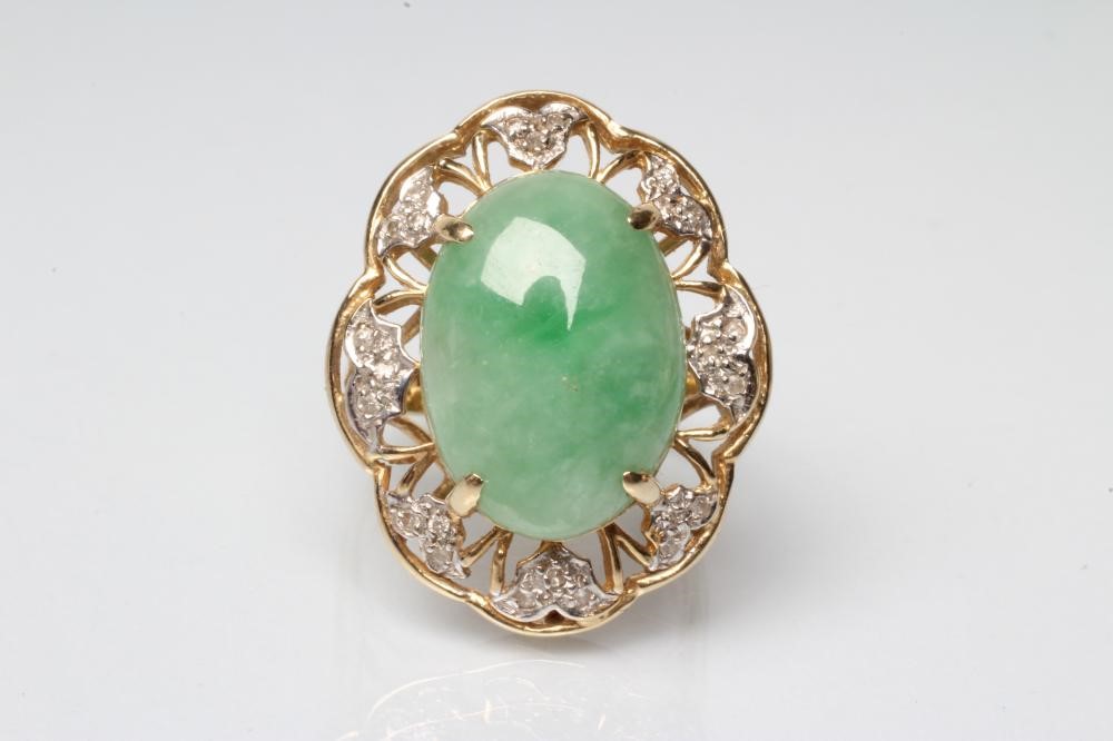 A COCKTAIL RING Image