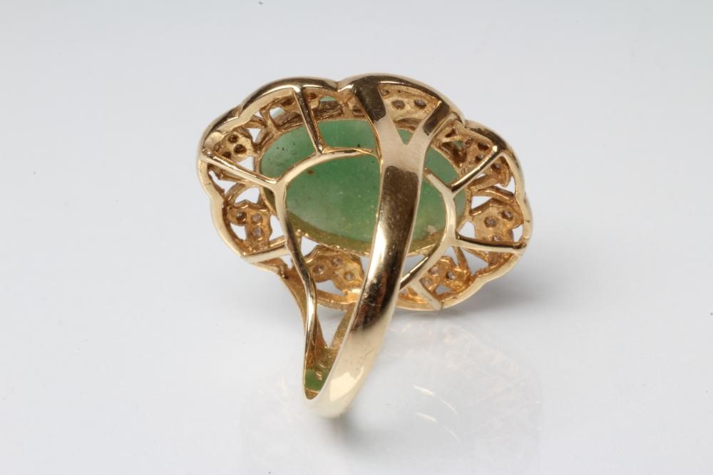 A COCKTAIL RING Image