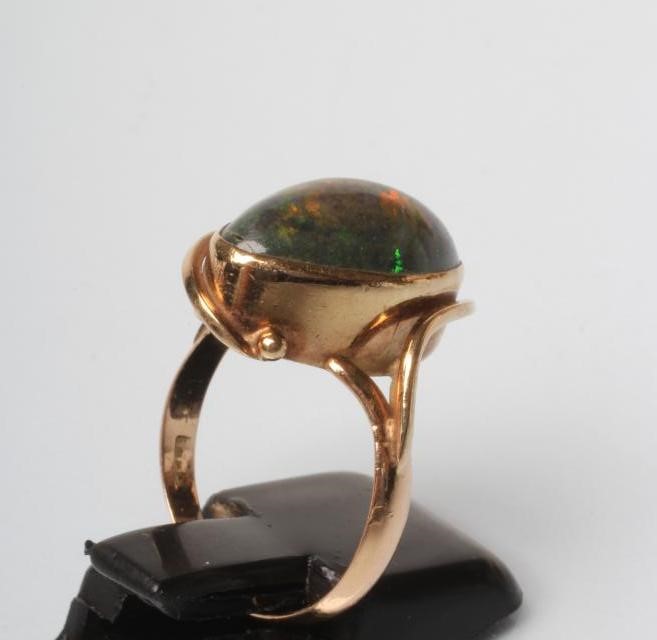 AN OPAL RING Image