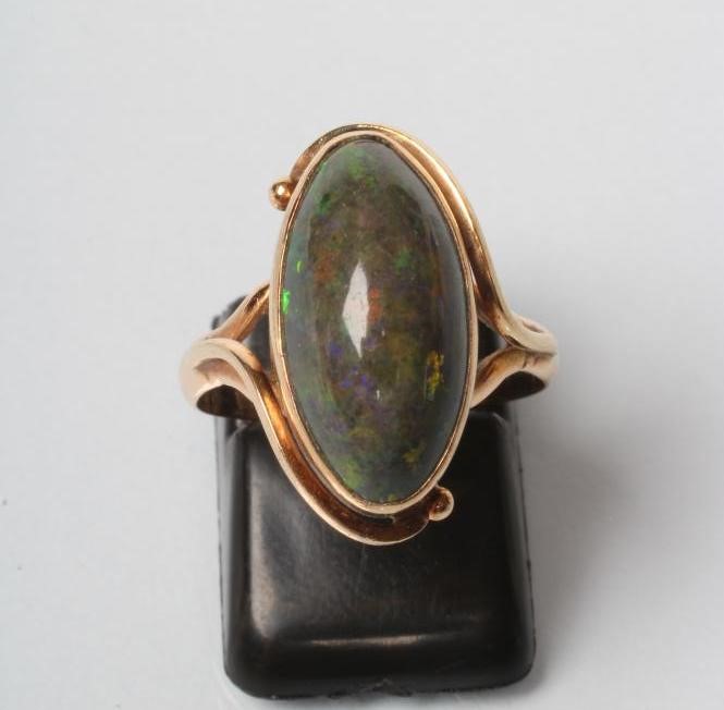 AN OPAL RING Image