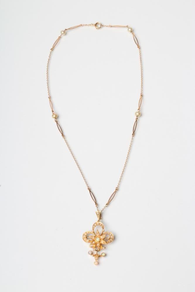 AN EDWARDIAN PENDANT/BROOCH Image