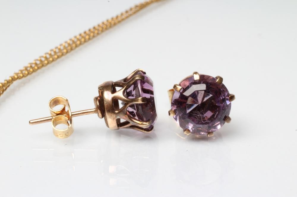 AN AMETHYST PENDANT Image