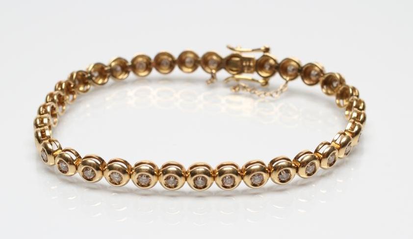 A DIAMOND BRACELET Image