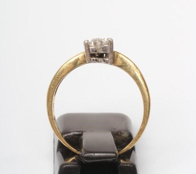 A SOLITAIRE DIAMOND RING Image