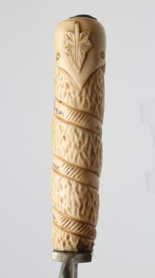 A BRITISH FIGHTING DAGGER Image