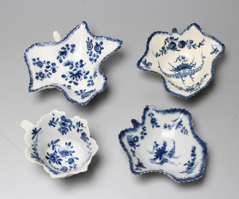 TWO FIRST PERIOD WORCESTER PORCELAIN LEAF SHAPED PICKLE DISHES Image
