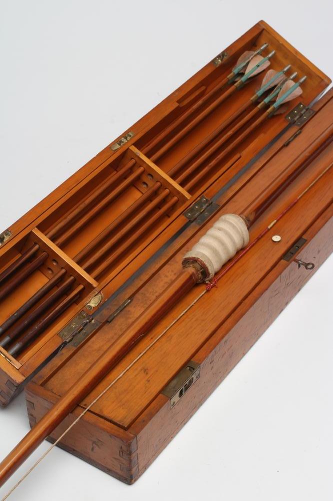 A CASED EDWARDIAN LADIES COMPETITION ARCHERY SET Image
