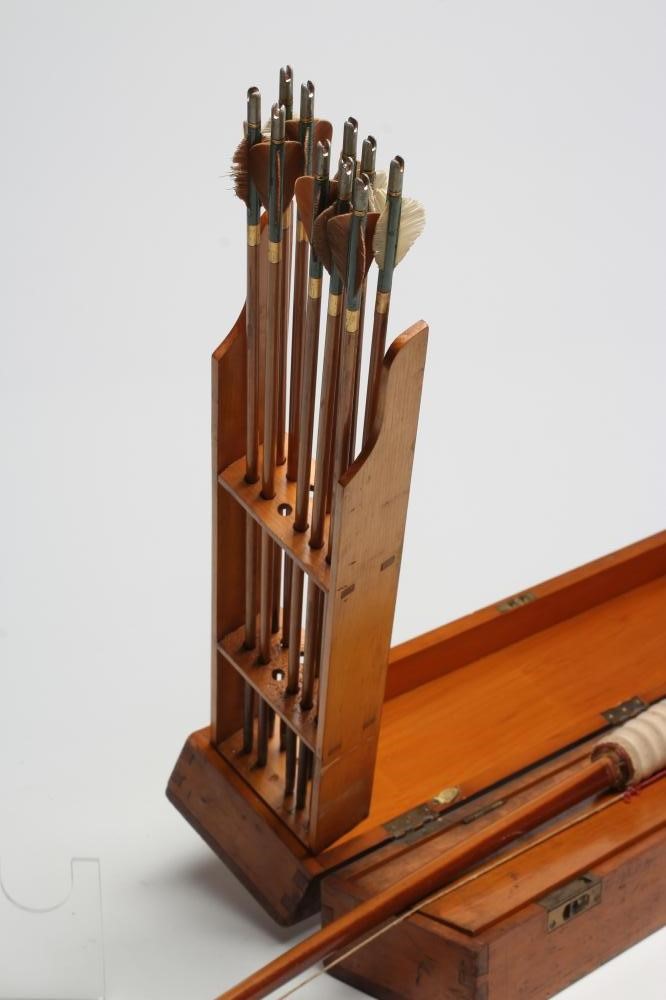 A CASED EDWARDIAN LADIES COMPETITION ARCHERY SET Image