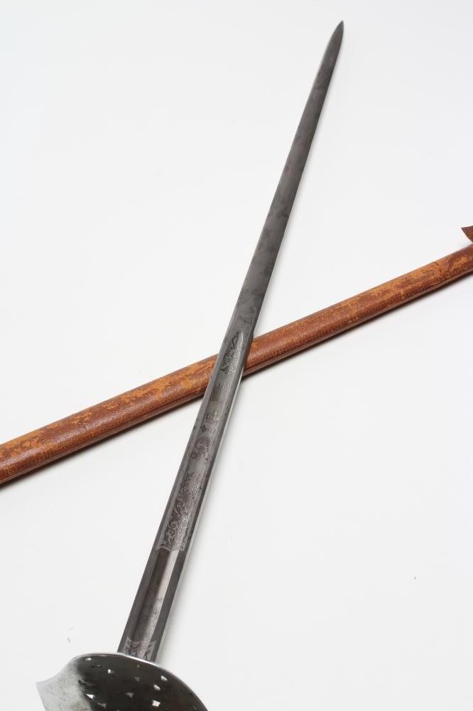 AN 1897 PATTERN OFFICER'S SWORD Image