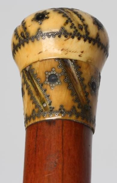A GENTLEMAN'S MALACCA "VINAIGRETTE" CANE Image