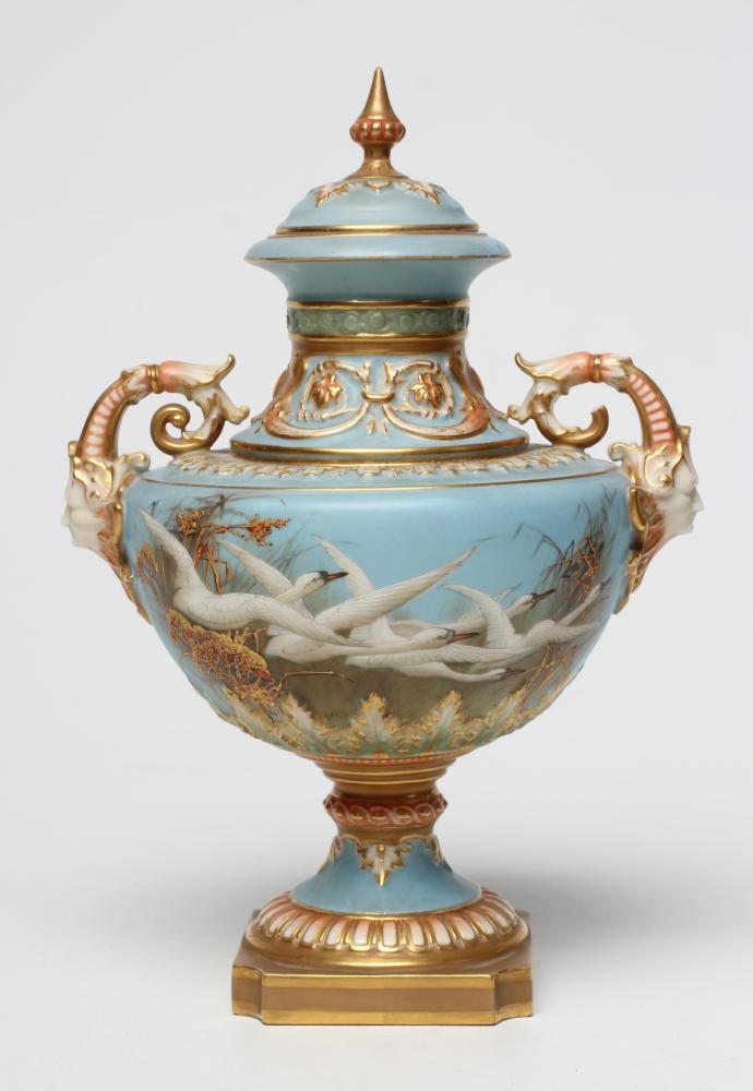 A LATE VICTORIAN ROYAL WORCESTER PORCELAIN VASE AND COVER Image