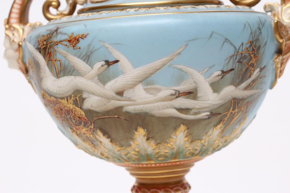 A LATE VICTORIAN ROYAL WORCESTER PORCELAIN VASE AND COVER Image