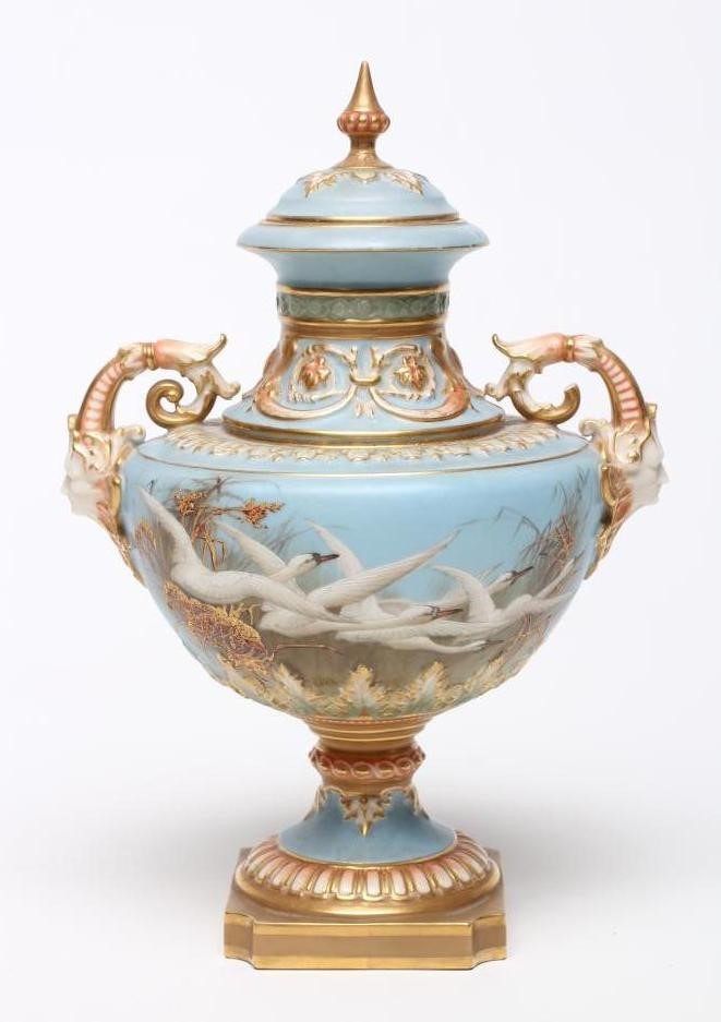 A LATE VICTORIAN ROYAL WORCESTER PORCELAIN VASE AND COVER Image