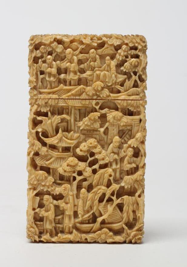 A CANTONESE IVORY VISITING CARD CASE Image
