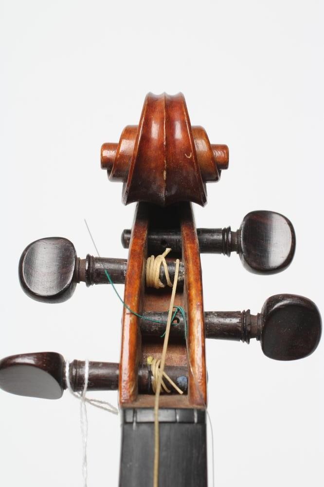 A VIOLIN Image