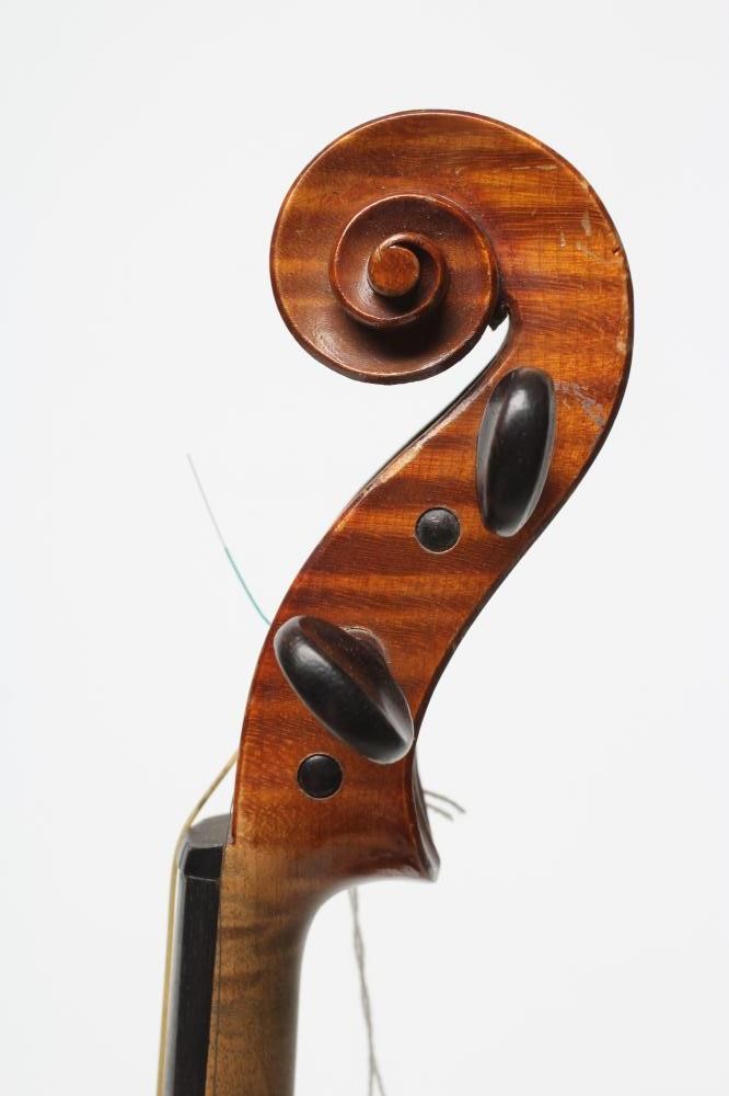 A VIOLIN Image