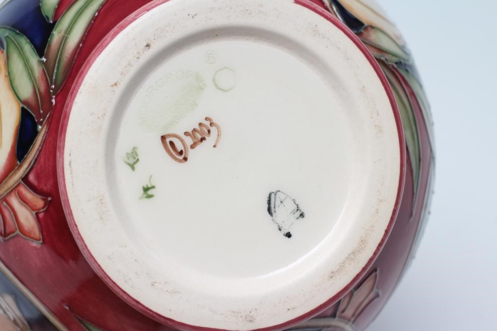 A MOORCROFT POTTERY VASE Image