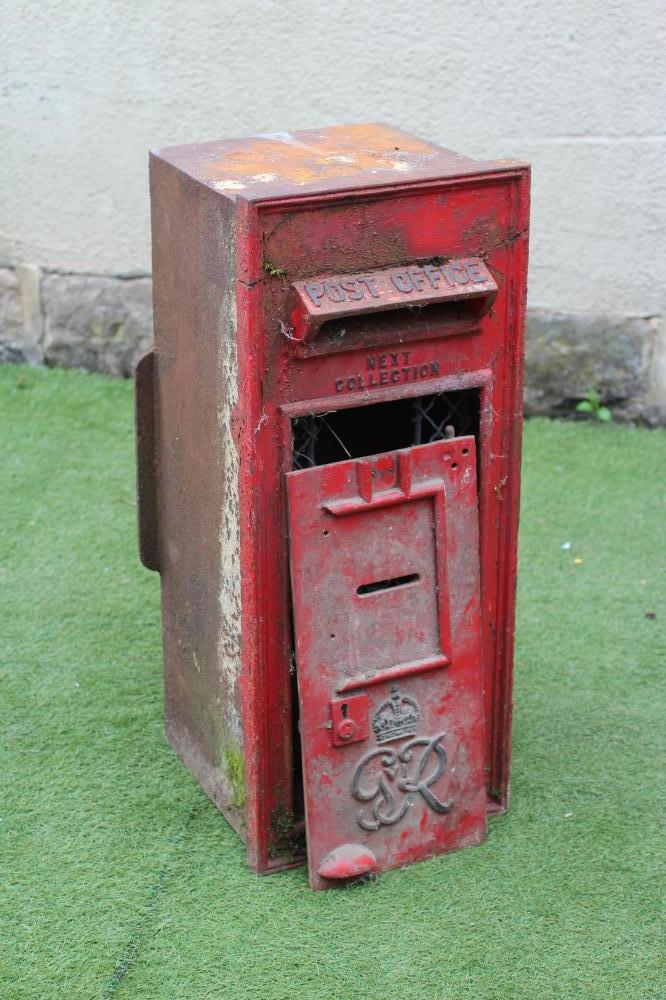 A GEORGE VI CAST IRON RED POSTAL BOX Image