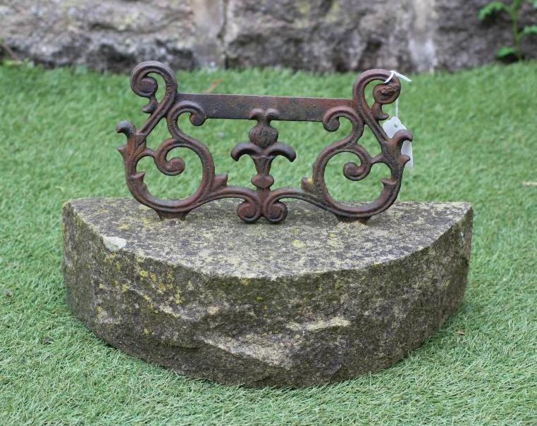 A VICTORIAN CAST IRON FOOT SCRAPER Image