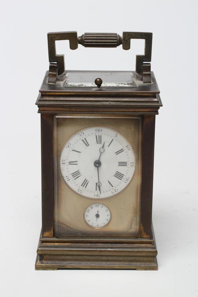 A BRASS CASED CARRIAGE CLOCK Image