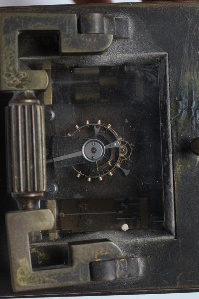 A BRASS CASED CARRIAGE CLOCK Image