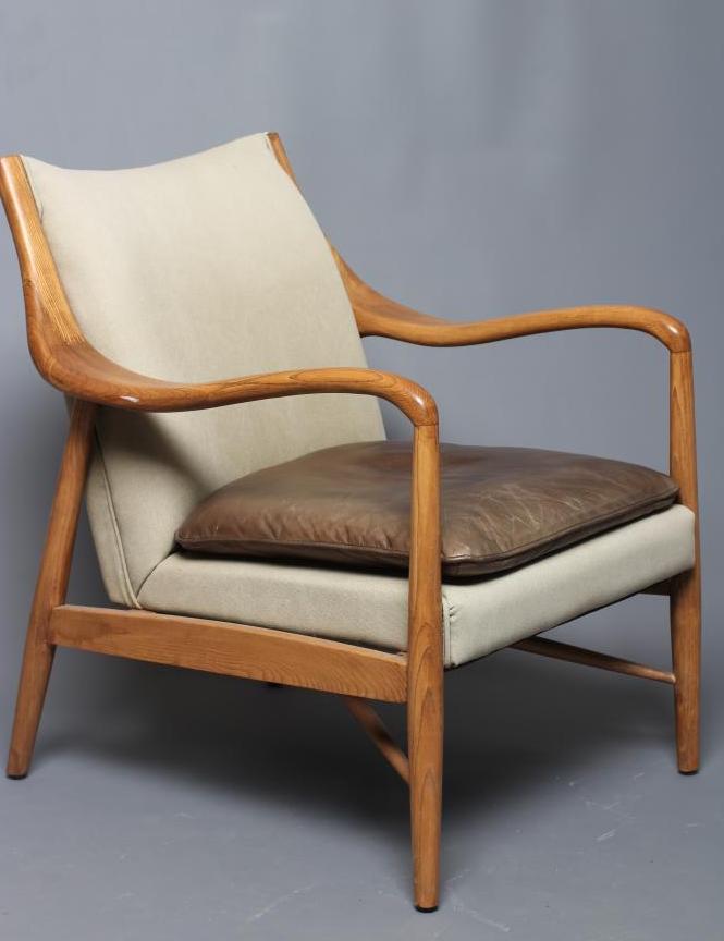 A SCANDINAVIAN DESIGN ELM SHOW WOOD ARMCHAIR Image