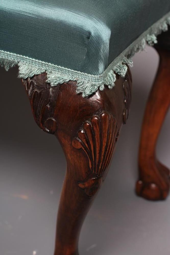 A GEORGIAN DESIGNED BEECH DRESSING STOOL Image