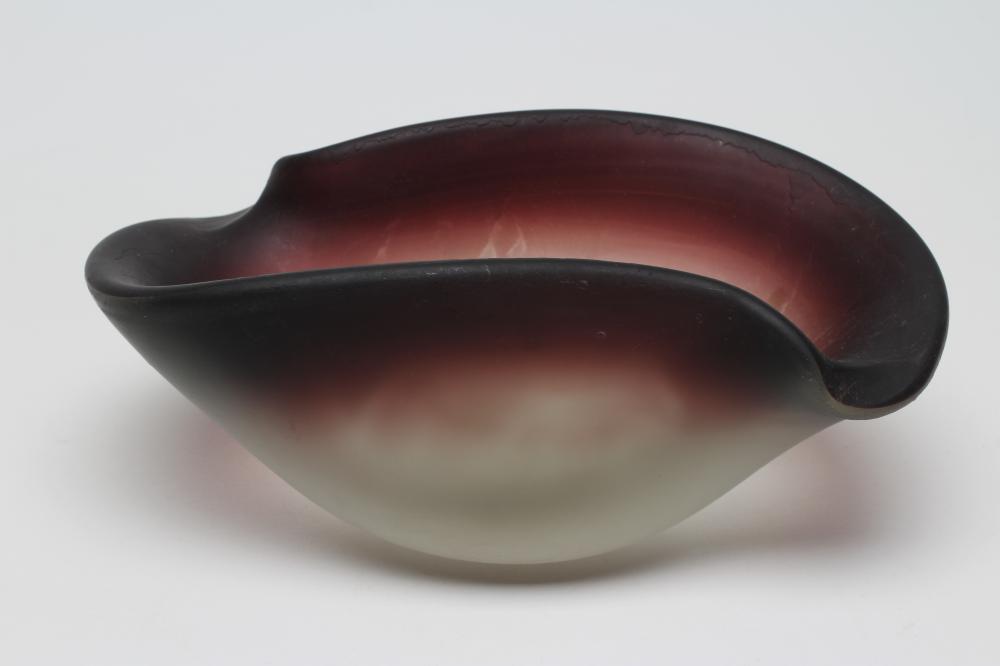 A LALIQUE BOWL Image