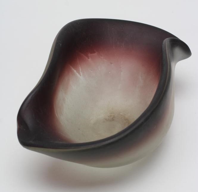 A LALIQUE BOWL Image