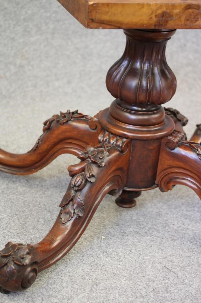 A VICTORIAN WALNUT LOO TABLE Image