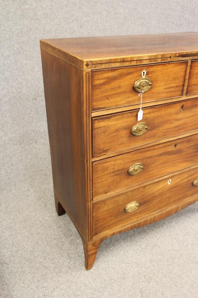 A GEORGIAN MAHOGANY CHEST Image