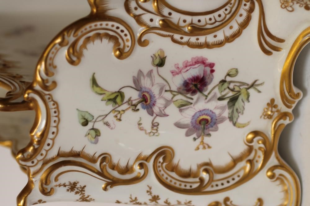 A VICTORIAN COPELAND'S CHINA CORRESPONDENCE RACK/DESK STANDISH of shaped oblong form with gilt Image