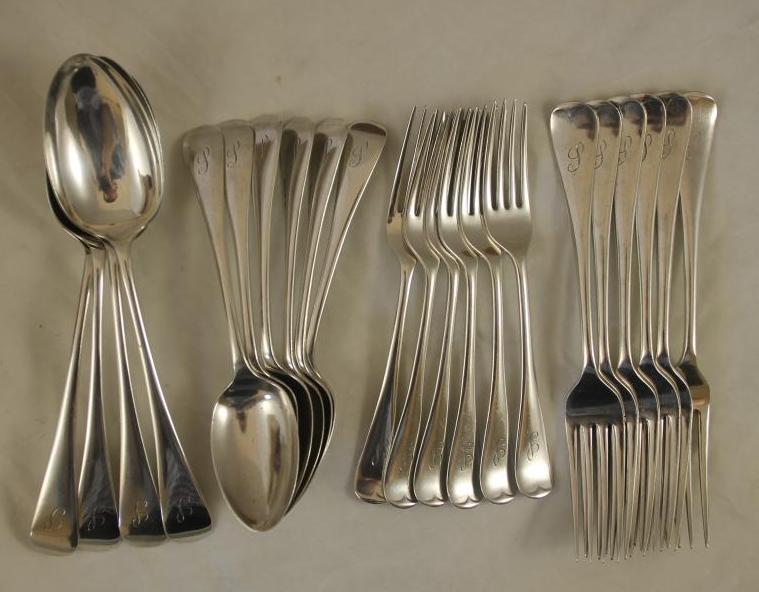 A GEORGE V SILVER PART TABLE SERVICE Image