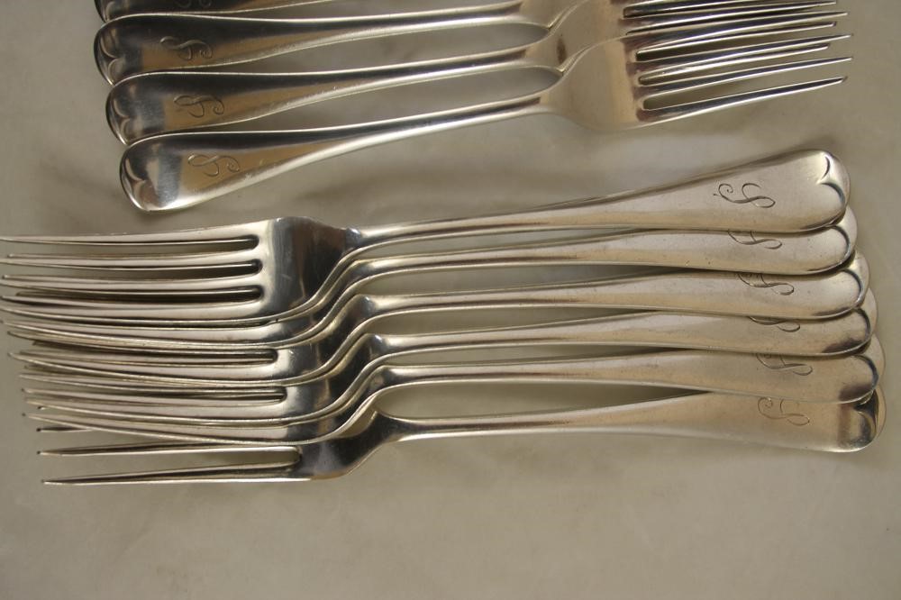A GEORGE V SILVER PART TABLE SERVICE Image