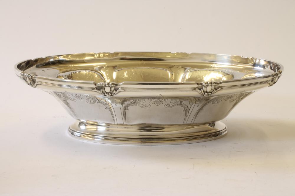 A SILVER DESSERT DISH Image