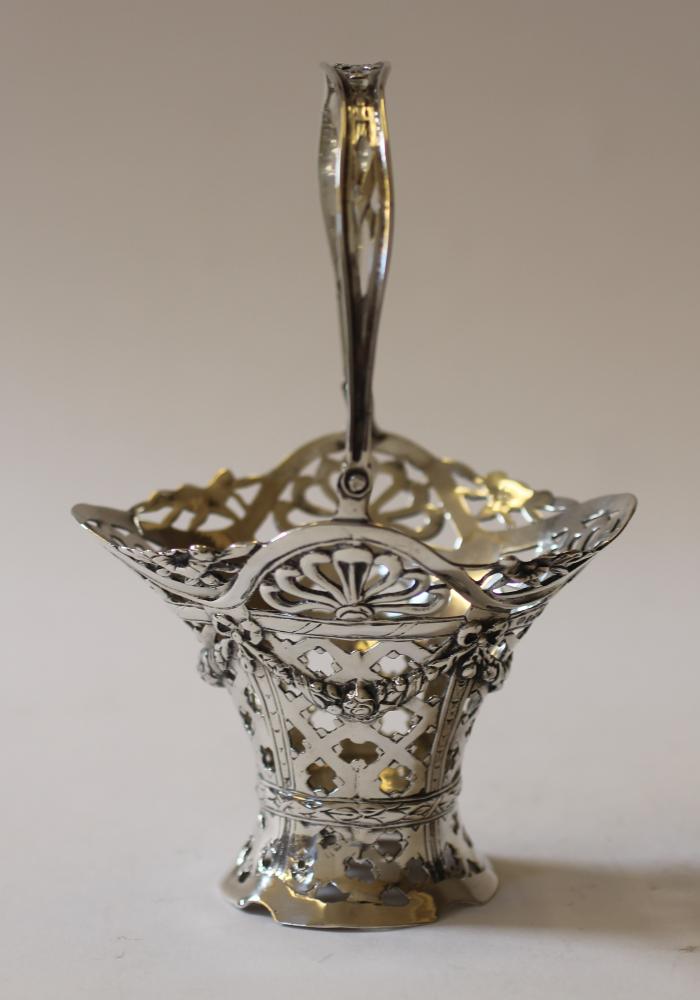 A SILVER BONBON BASKET Image
