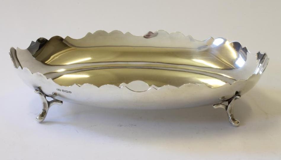 A SILVER FRUIT DISH Image