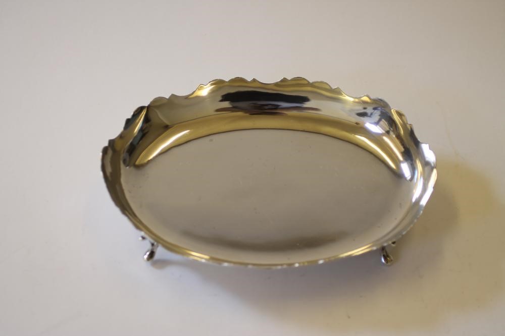 A SILVER FRUIT DISH Image
