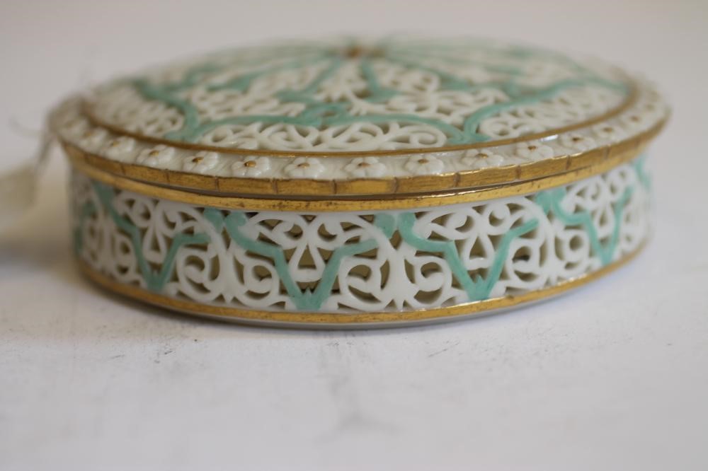 A GLAZED PARIAN BOX AND COVER Image