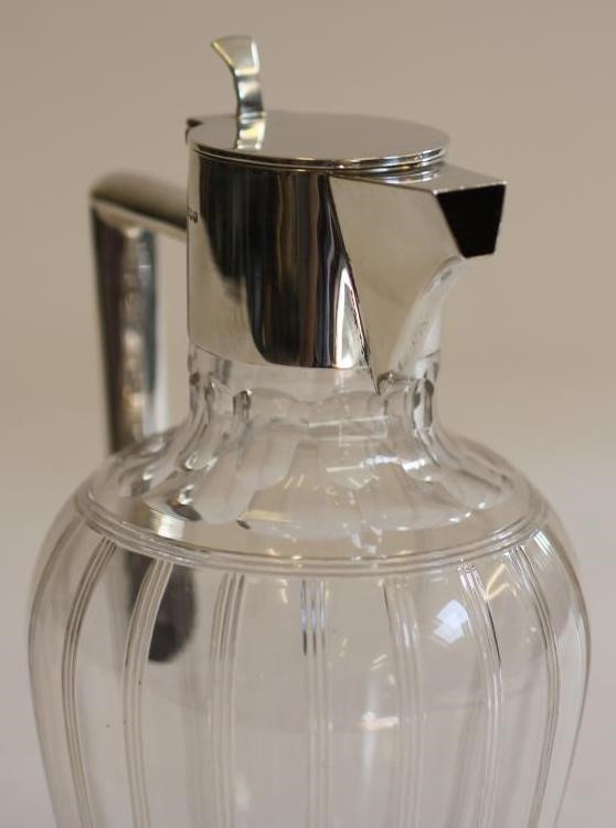 A SILVER SUGAR CASTOR Image