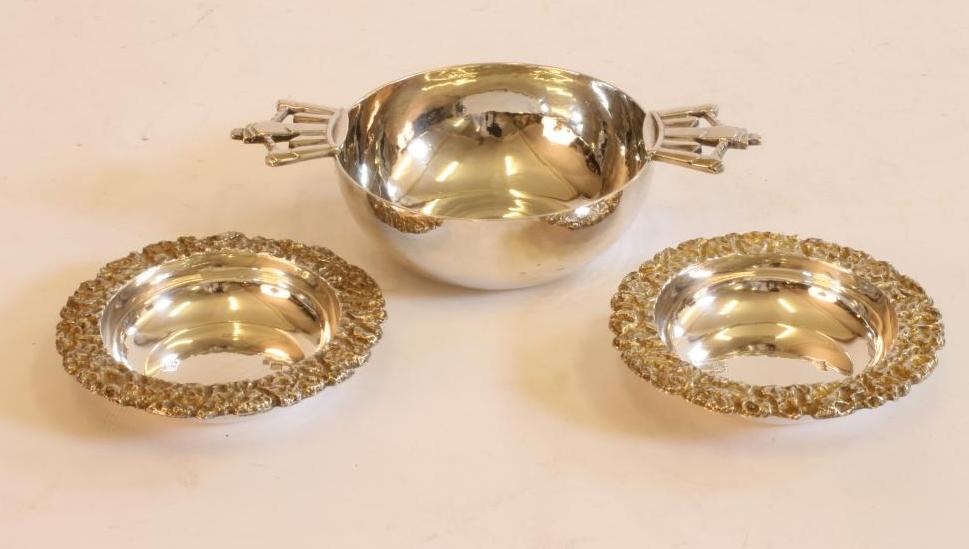 AN ART DECO SILVER QUAICHE Image